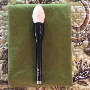 Rae Morris #1 Deluxe Kabuki Brush
